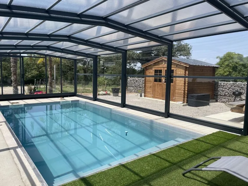 Gîte avec piscine chauffée, jardin privé et climatisation - Image 1