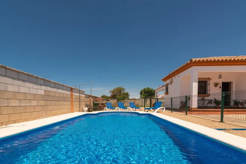 Charming Home with Pool, Spacious Terrace, Garden & Wi-Fi; Pets Allowed, Parking Available - Image 1