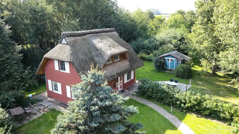 House Rose Red - House - Image 1