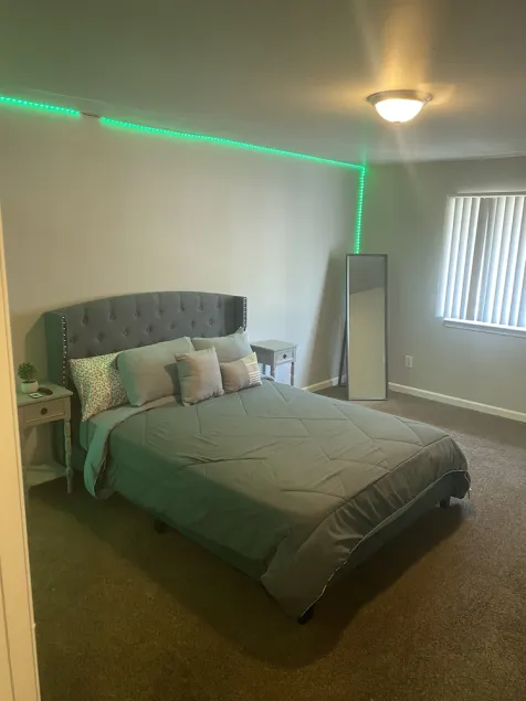 Your Atlanta Townhome getaway 5 minutes from the world’s busiest airport - Image 1