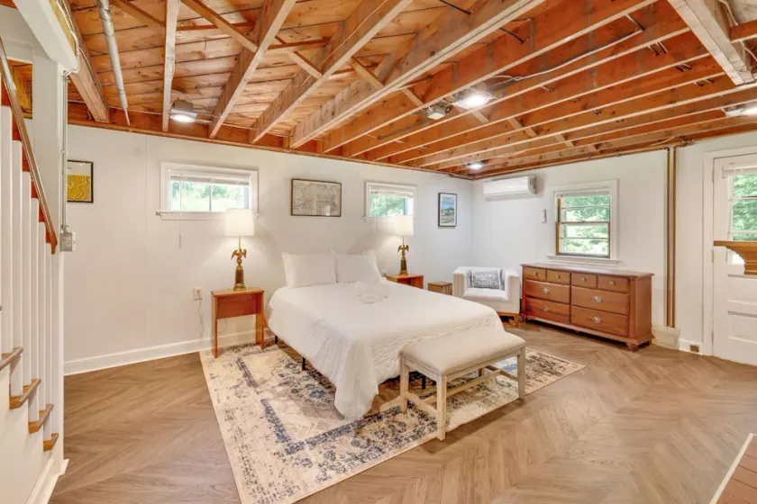 Peaceful Mountain Retreat Near Appalachian Trail, Wineries, Breweries and More - Image 1