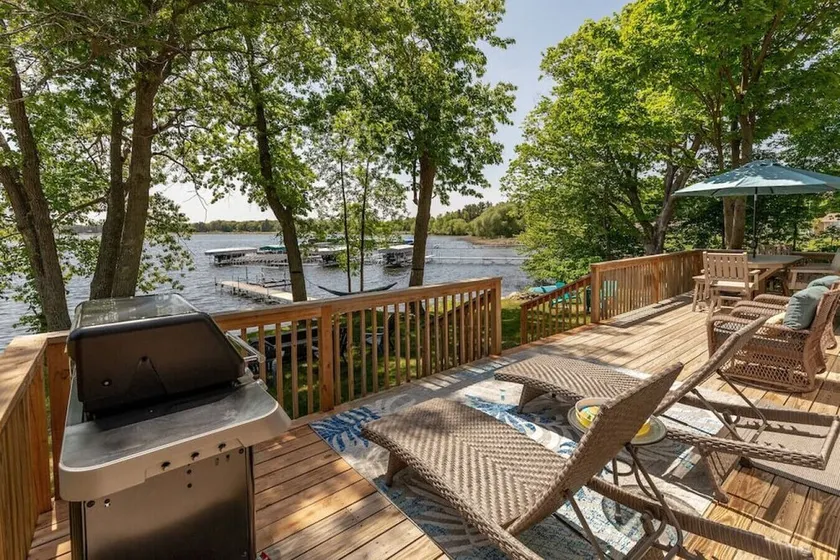 Remodeled Home on Great Fishing & Swimming Bay! - Image 1