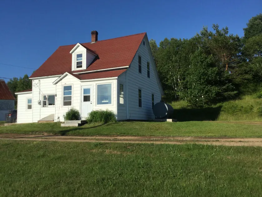 Serene farmhouse in the hills of western Cape Breton - Image 1