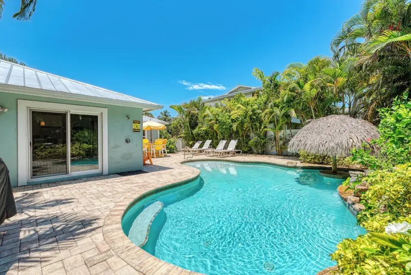 Appletini- Dog Friendly Private Pool Home IN Heart of Anna Maria By Island Real - Image 1