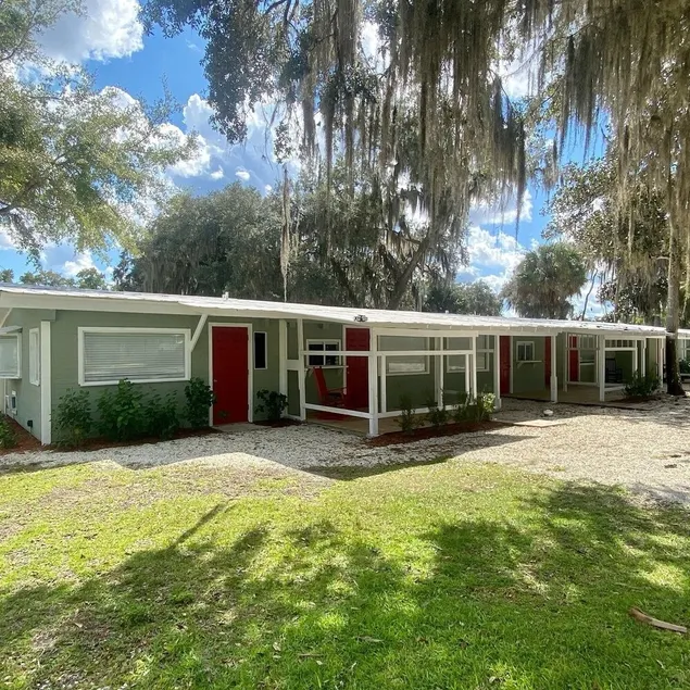Relax by the River - Shell Harbour Room 4 on the St Johns River - Image 1