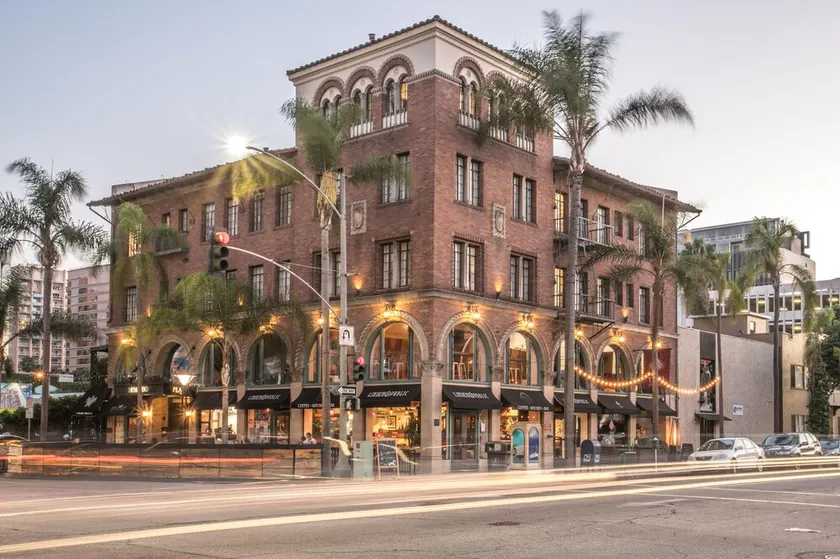 Broadlind Hotel - Image 1