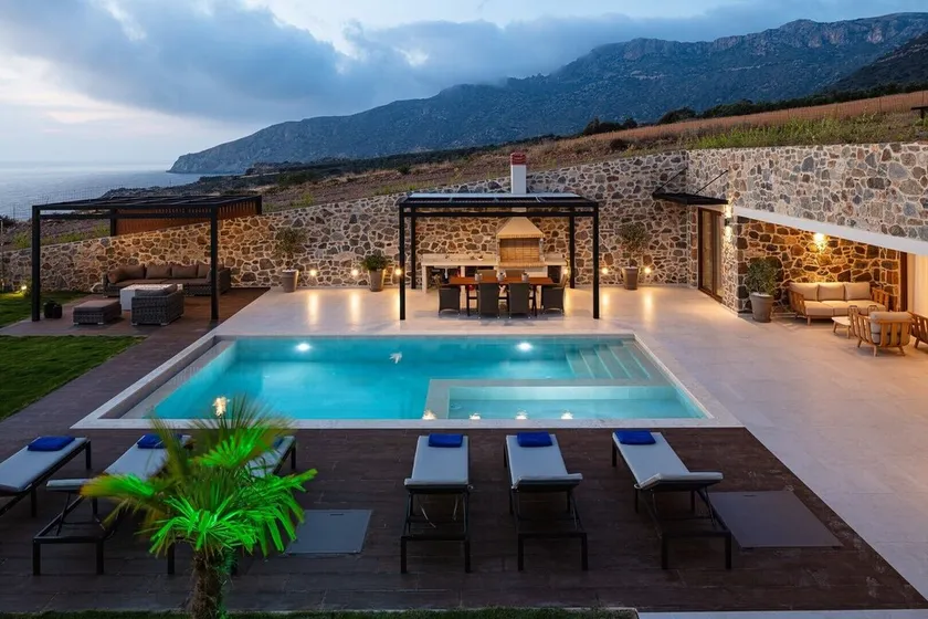 Dream vacation with stunning sunsets at Villa Violetta  - Image 1