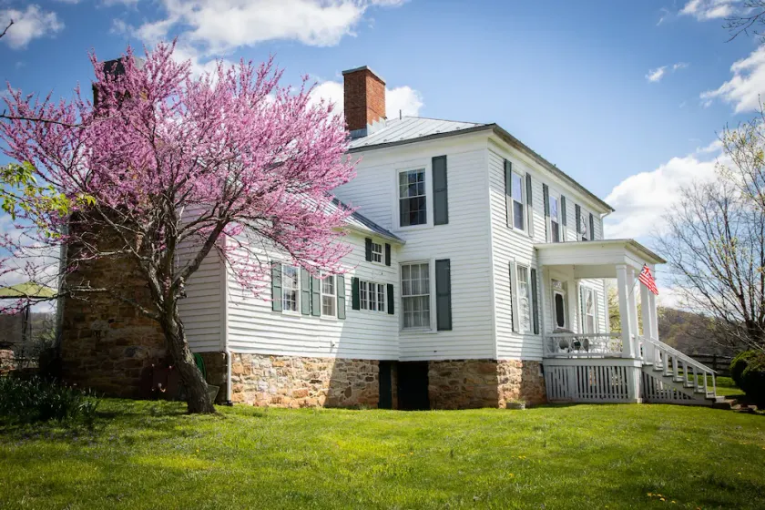 Historic 1850s Home at the Base of Jump Mountain - Image 1