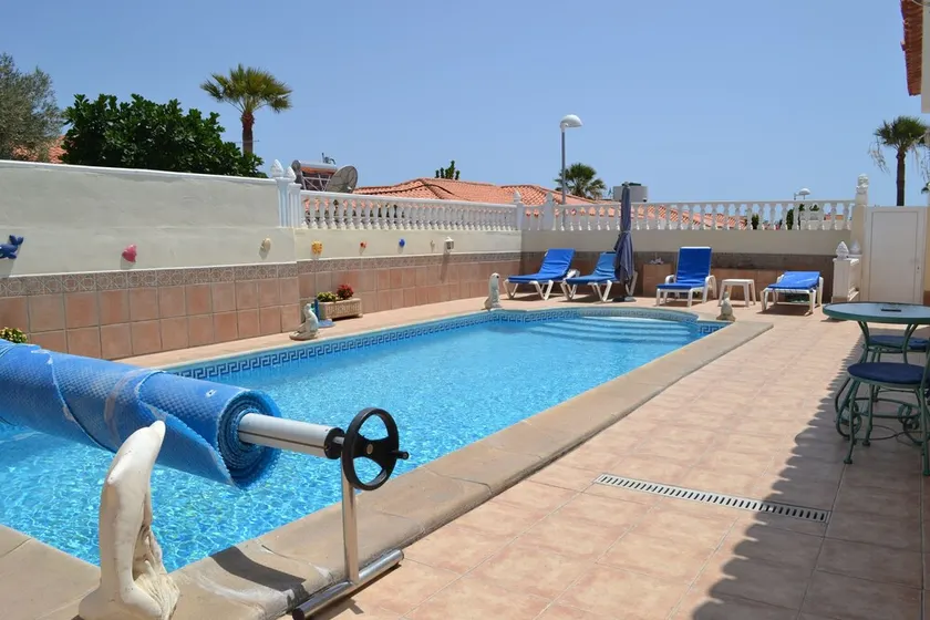 Lovely Three bed Villa, Private Pool , Walking Distance of Beach and Facilites - Image 1