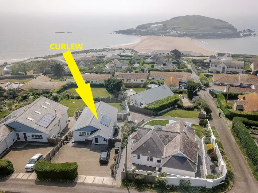 Luxury property Sleeps 8 - Sea views & hot tub - 200m from beach! - Image 1