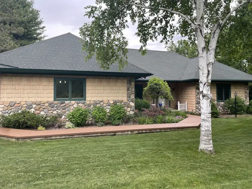 One Oak Vacation Rental - Lake Charlevoix Area - Image 1