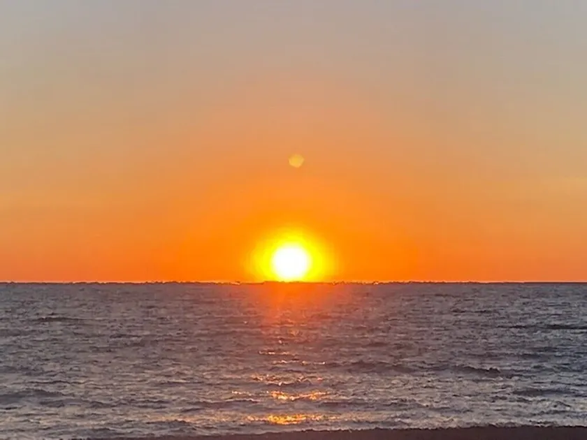 Amazing Lakeview-Cozy Cottage- Private Beach Access Sleeps 6 - Image 1