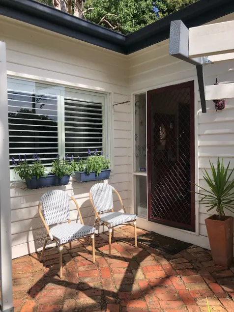 Warburton Whitehouse BnB - Image 1