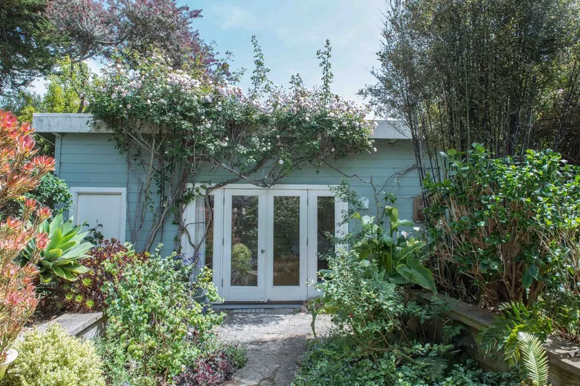 Adorable Cozy Studio - Image 1