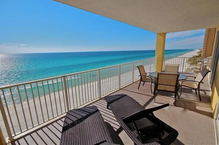 Tropic Winds 4 chambres / 4 salles de bain! Vue sur la plage avec grand patio! - Image 1