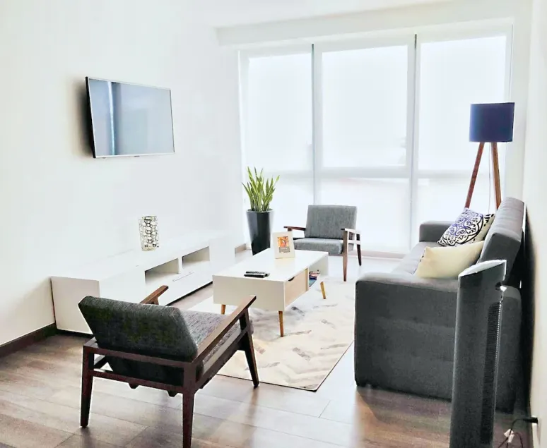 Jessy & Joy Beautifully furnished in a chic minimalist style 1 BR high speed internet - Image 1