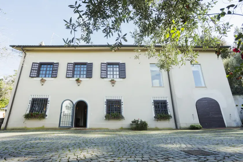 IHRE VILLA IN ROM !! TOP !!  Wein und gutes Essen !! AIR COND. PARKPLATZ - GRILLPLATZ - Image 1