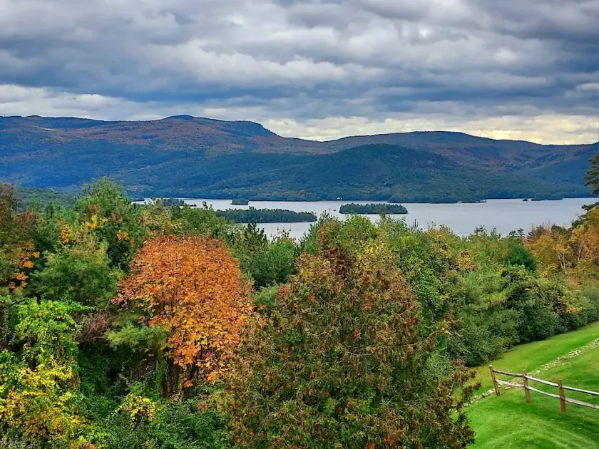 Panoramic Lakeviews, come enjoy any season. Bolton Landing-2 minutes from Town!  - Image 1