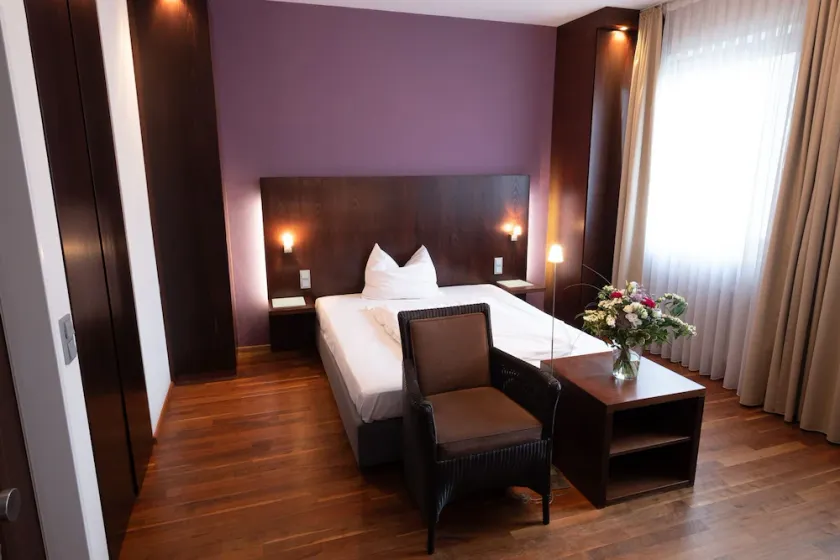 Furnished 1-room apartment with cleaning service - Image 1