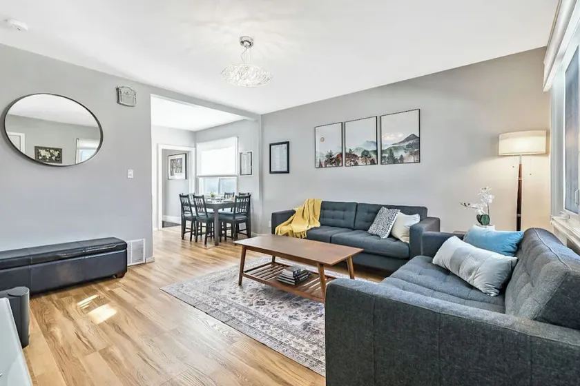 Renovated 3BR Character Home in the heart of Calgary - Image 1