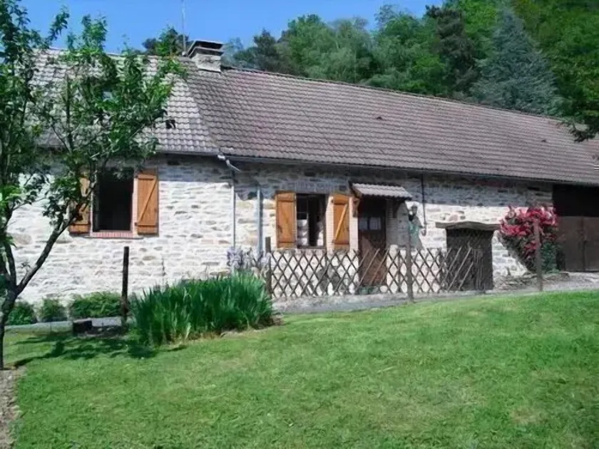 Gîte de France à Sainte Fortunade 2 épis - Gîte de France 5 personnes MAE-6454 - Image 1