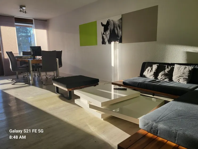 Appartement moderne, spacieux et calme avec piscine et sauna - Image 1