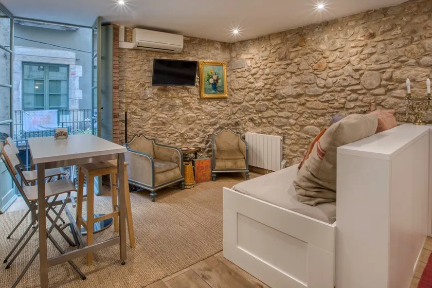 Apartamento \"Old Side Girona one\" con balcón, Wi-Fi y aire acondicionado - Image 1
