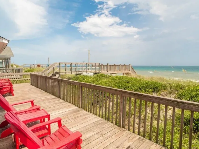Vara Pelican: 5 BR / 3 BA Beira-mar em Surf City, Acomoda 10 - Image 1