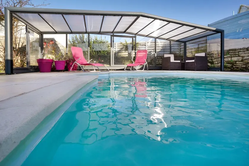 Villa with a heated pool, 900 m from the sandy beach - Image 1