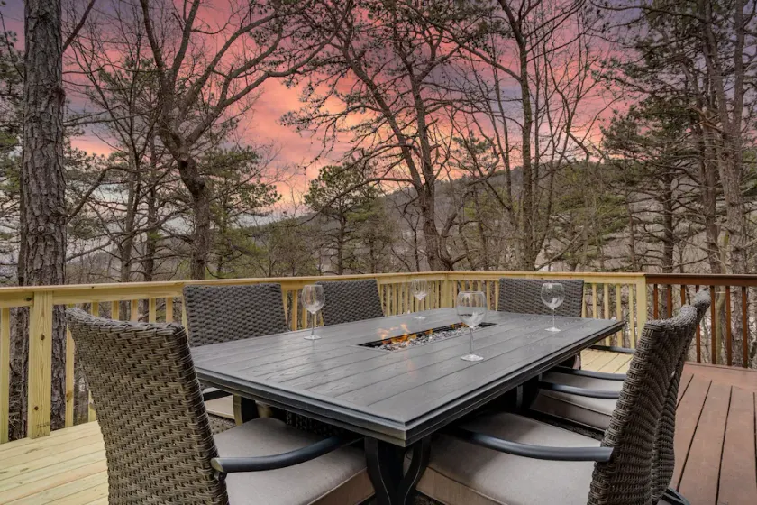 Hidden Haven - Kids friendly home, Great Location, Extended Deck, Outdoor Dining - Image 1