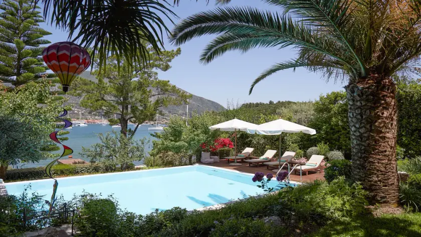 Superb waterfront villa with private pool, jetty, motorboat included and sauna - Image 1
