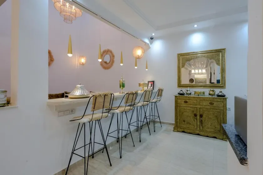 Dar Mawati - 5BR - Private Hammam - Rooftop - Near Medina - Image 1