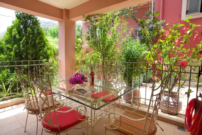 Villa Dioni, Stamoulis villas at the heart of the island - Image 1