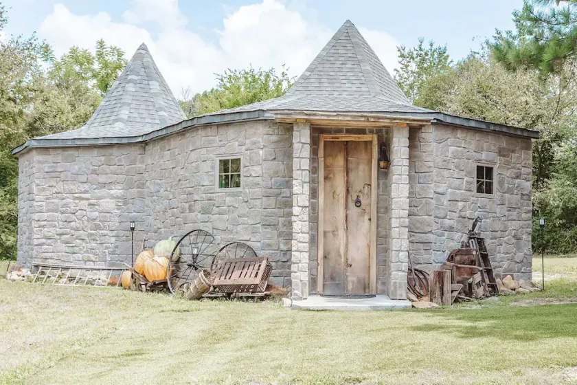 A Hagrid's Inspired Stay - Image 1