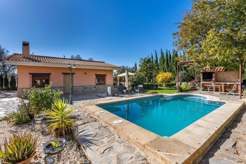Casa rural a pie de Sierra Nigüelas - Image 1