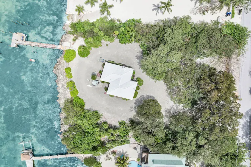 Sunset Cottage on Morton Street - Hot Tub - Open Water - Dock - Beautiful Views! - Image 1