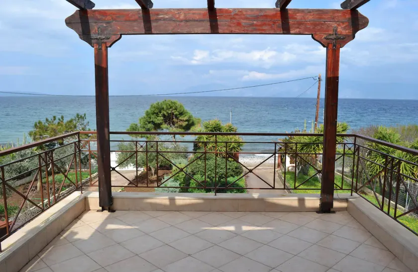 Villa Bella Loukisia Seafront 5BR Villa for 10 Near Athens - Image 1