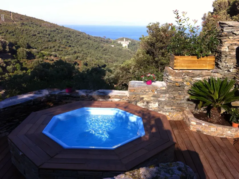 Peaceful house that can accommodate 2 or 4persons - Image 1