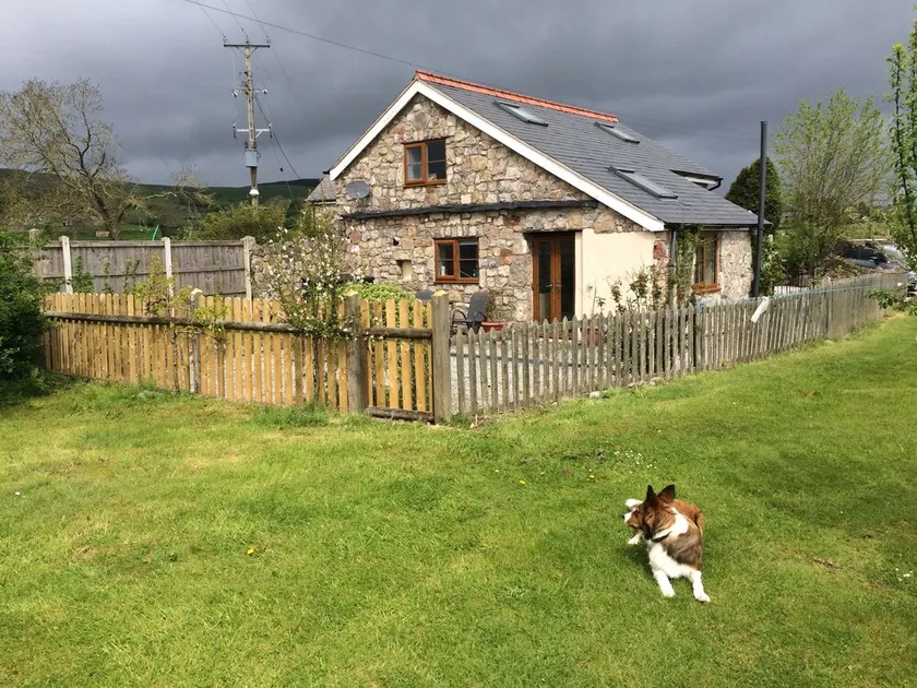 Fantastic Cottage in a Peaceful Rural Location - Image 1