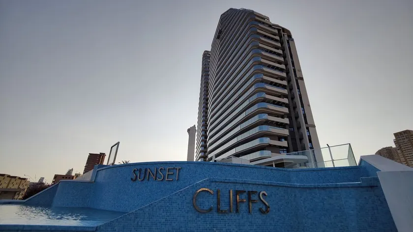 Sunset Cliffs Apartments Tower 2 - Image 1