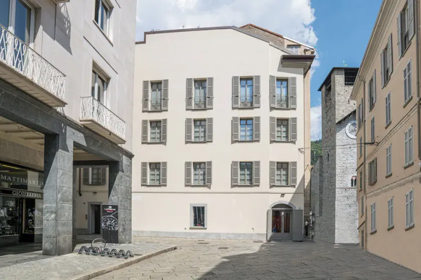 Palazzo La Cortesella - Modern Design & Central Location - Image 1