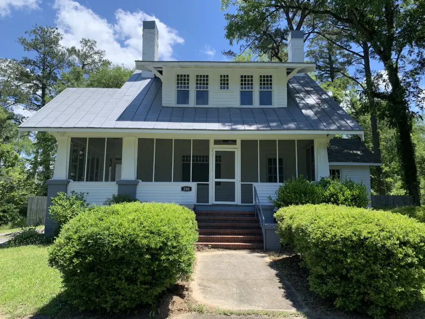 Renovated 1928 bungalow in historic Milledgeville Georgia - Image 1