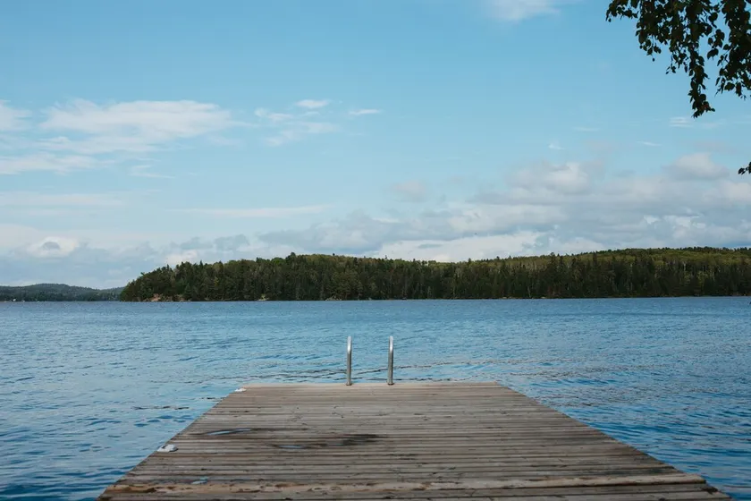 Multilevel, private lakefront cottage on Longbow Lake only minutes from Kenora. - Image 1