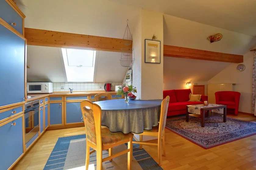 Vacation apartment 45 sqm with balcony and mountain view - Image 1