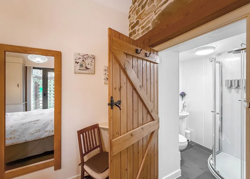 1 bedroom accommodation in Little London, Nr Llandinam - Image 1