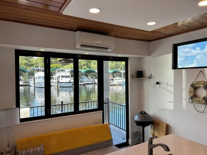 Luxury Floating House - Boat Tree Marina on St. John’s River, Sanford - Image 1