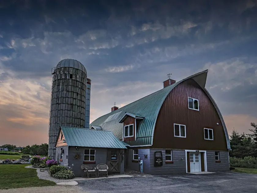 Dells Barn on Lake Mason - Highland Cows, Game Room & Firepit - Sleeps 16 - Image 1