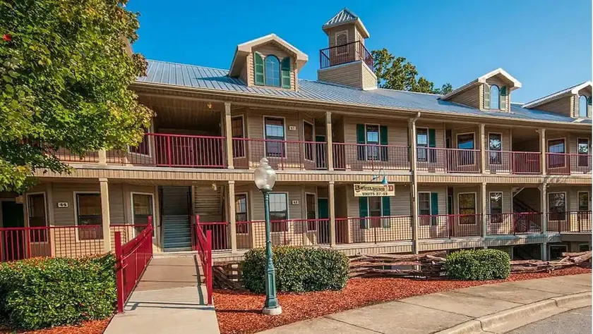 A Quiet & Comfortable Stay by Blue Ridge Mountains - Image 1