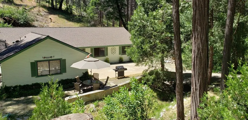 Beautiful Creekside Home in Mariposa Pines Close to Yosemite.  No cleaning fee. - Image 1