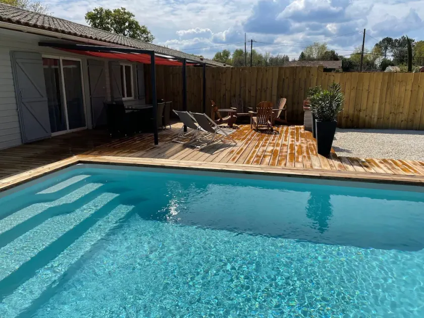 Near Soulac/mer 6-person house with heated indoor pool - Image 1